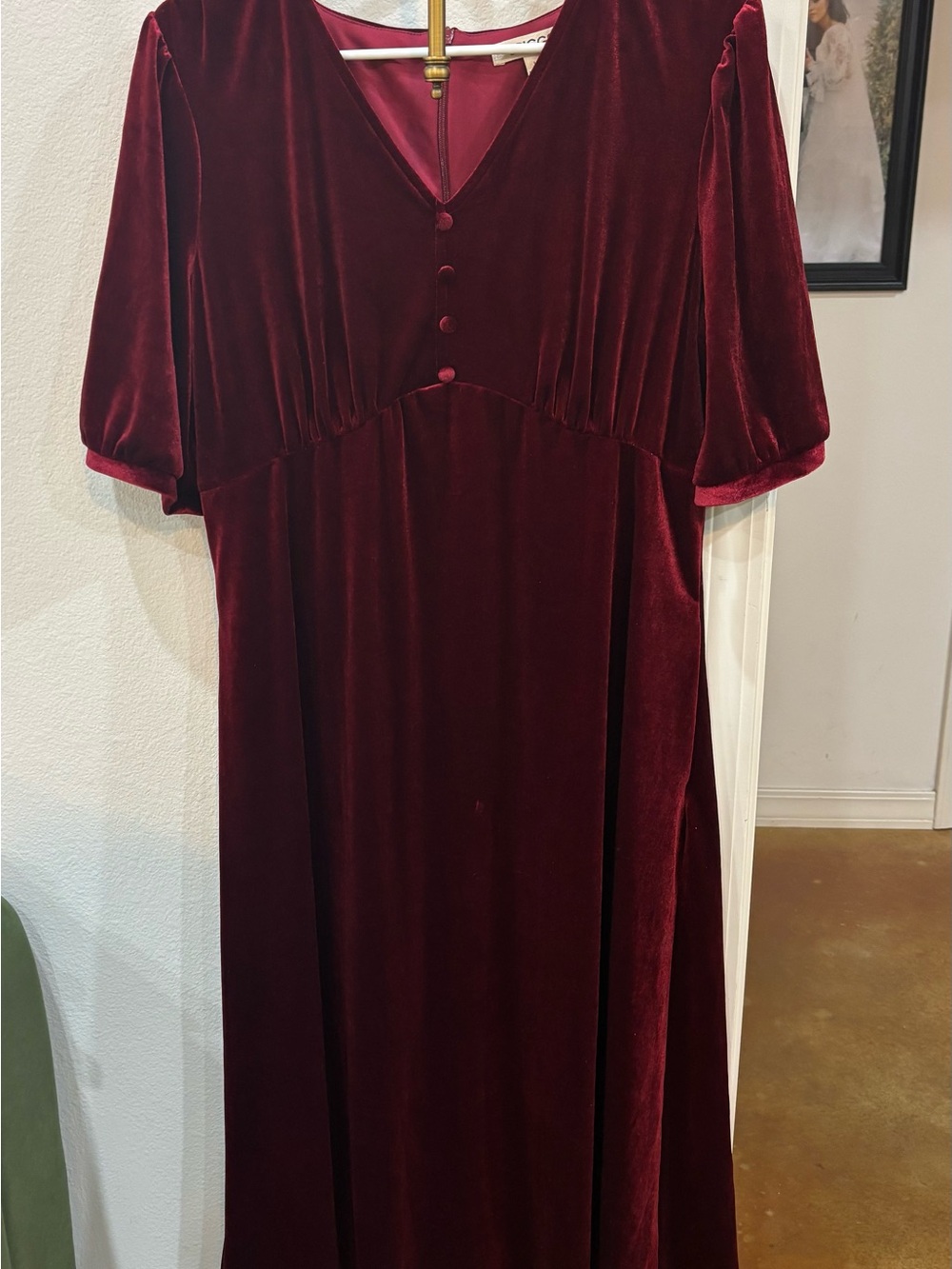 Vintage-Inspired Women's Velvet Midi Dress - Burgundy